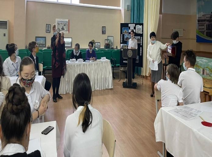 Интеллектуальная игра «Сакральные места Казахстана» с участием учащихся 8-х классов.